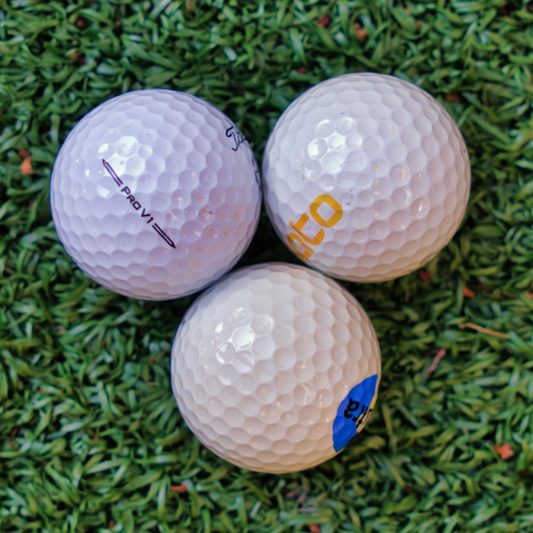 Käytetty hyväkuntoinen golfpallo